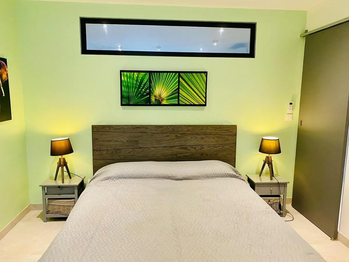 Apartment In Residence With Pool Куль-де-Сак